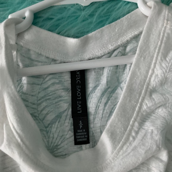 white floral tank top <3 - Picture 2 of 2